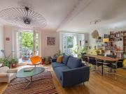 Bel appartement haussmannien avec 2 chambres et balcon...