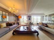 Les princesses, lumineux appartement neuf et vide avec...