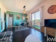 Bel appartement rénové avec balcon à 3 minutes des plages !