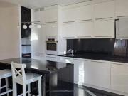 Bel appartement spacieux de 4.5 pièces au 1er étage...