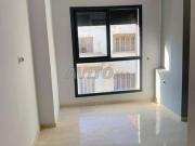 Bel appartement vide à Roches Noires