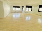 Bel appt vide 208 m2 à louer