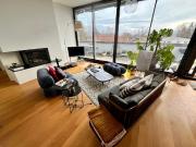 Bel attique de 5 pièces avec terrasse