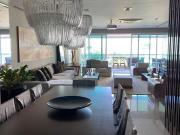 BelÃssimo apartamento alto padrÃ£o na praia da Barra...