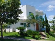Bela Casa no Condominio Residencial Central Parque a...