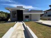 Bela casa térrea nova com 4 dormitórios à venda, 180 m²...