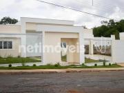 Bela e Ampla Casa em Condomínio