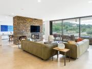 Bela moradia campestre onde o moderno se encontra com o...