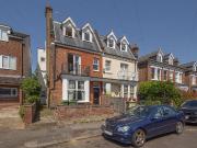 Belgrade Road, Hampton TW12, 2 bed flat to rent, £1,750...