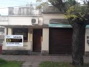 BELGRANO 3125 2 CASAS 3 AMB + LOCAL LOTE 210 MTS CASEROS...