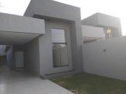 Belíssima casa, 03 quartos com suíte !