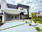 BELISSIMA CASA A VENDA COM PISCINA E 3 SUITES NO...