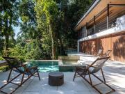 Belissima casa altissimo padrão em condominio P/venda...