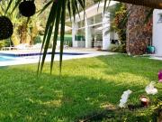 Belissima casa alto padrão mobiliada em condominio...