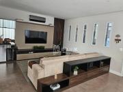 Belíssima casa com 3 dormitórios à venda, 196 m² por R$...