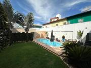 Belíssima casa com piscina | 04 Quartos | 01 Suíte |04...