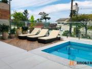 Belíssima casa com vista para o mar, 5 suítes, 3 vagas