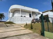 Belíssima casa de alto padrão em condomínio próximo ao...