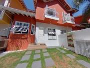 Belíssima casa de condomínio, 3 dormitórios,1 suíte, 2 vagas