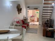 Belíssima casa dentro de condomínio fechado a poucos...