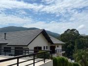 Belíssima casa em Atibaia em condomínio fechado