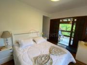 Belíssima casa em condomínio com vista parcial para o...