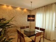 Belíssima casa Vicente Pires condomínio lazer completo...