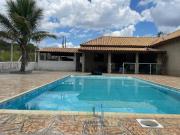 Belíssima chácara em condomínio