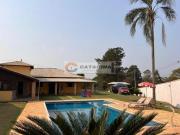 Belíssima chácara em condomínio!