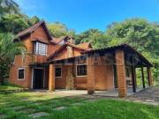 Belíssima chácara em condomínio com segurança 24 horas!