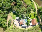 Belíssima e aconchegante chácara à venda, com 32.000m²...