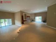 Belíssima mansão no estilo Neoclássico !