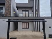 Belissima residência semi porteira fechada com piscina e...