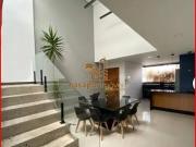 Belíssimo Sobrado à Venda com 200m², 3 Quartos e...