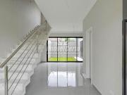 Belíssimo sobrado novo em condomínio fechado de 19