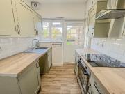 Bell Lane, Hendon NW4, 2 bed flat to rent, £1,900 pcm |...