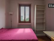 Bella camera in appartamento con 2 camere da letto a...