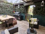 Bella casa de Tres pisos con 4 habitaciones