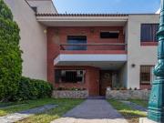 BELLA CASA EN CONDOMINIO EN LA MOLINA EN VENTA FRENTE A...