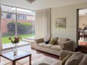 BELLA CASA EN VENTA CON JARDÍN MIRAFLORES