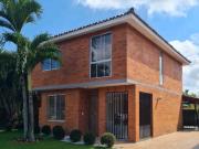 Bella casa remodelada tipo Americano en El Castillo Jamundí