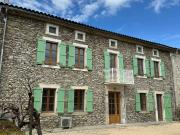 Belle batisse en pierre entiérement rénovée de 245 m²