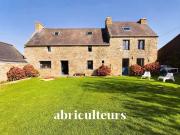 Belle demeure en pierre de 196 m² à Plounéour Brignogan...