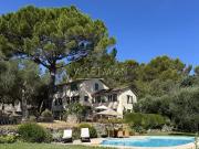 Belle maison avec piscine et grand terrain Grasse St...