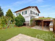 Belle maison bi familiale avec garage intégré et jardin...