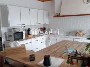 Belle maison, bien rénovée avec une histoire qui va vous...