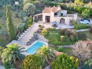 BELLE MAISON D'ARCHITECTE, SUPERBE VUE DOMINANTE...