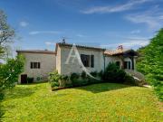 Belle maison de campagne en pierre avec piscine !
