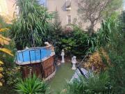 Belle maison de village avec extérieur