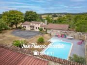 Belle maison en campagne avec piscine et grange